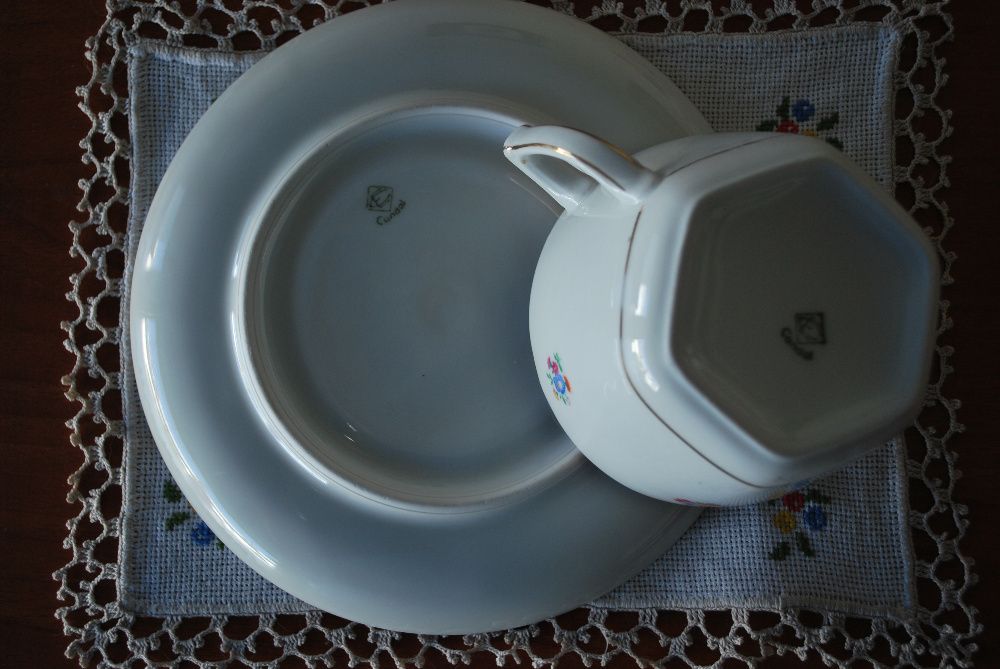 Chávena e Pires Porcelana Antigos Electro Cerâmica do Candal