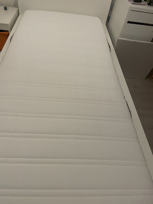 Cama 90X190 malm ikea + estrado + gavetas inferiores e colchao