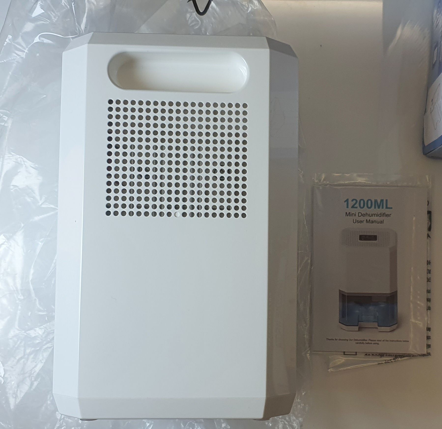 Osuszacz powietrza MW601 pojemność 1,2L Zasilanie 9V podświetlenie LED