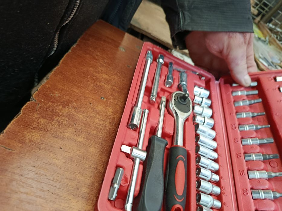 Набор инструментов.