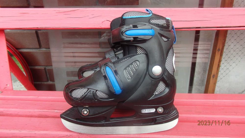 Buty sportowe z łyżwami dziecięce OKE rozmiar 30-33.