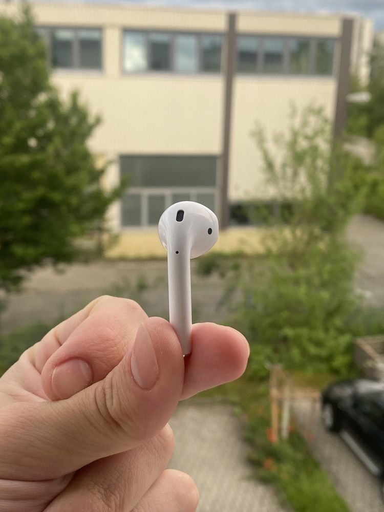 Prawa Sluchawka AirPods 2 A2032