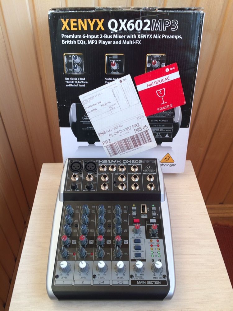 Микшерский пульт Behringer XENYX QX 602 MP3