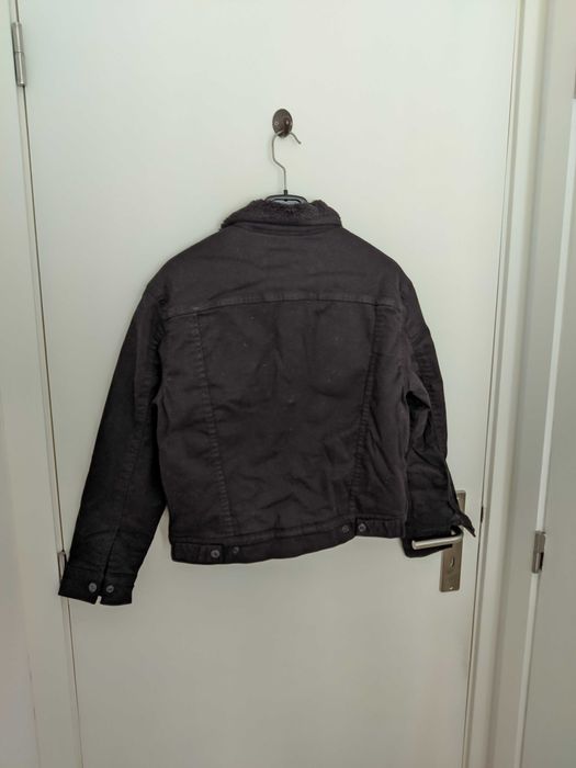 Casaco Levis preto com pêlo xs