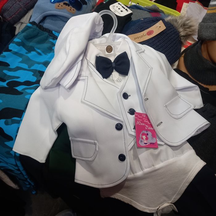 garnitur 68cm: marynarka, spodnie, kamizelka, koszula, czapka, muszka