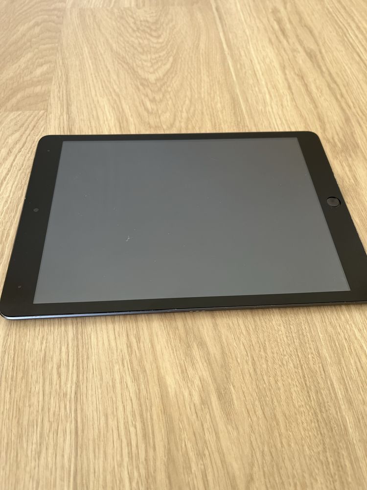 Apple iPad 9th gen 64 GB Model A2602 Space Grey