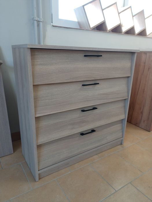 Szafki na buty od producenta.