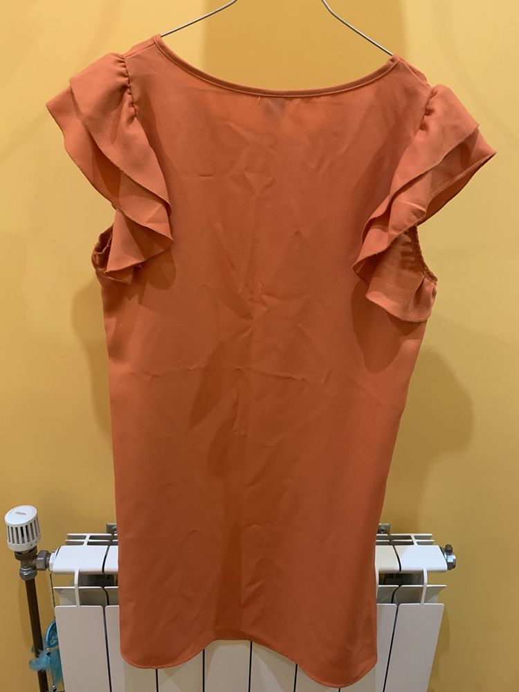 Vestido “Shein” laranja mangas cavadas, e folhos nas mangas XS/34 novo