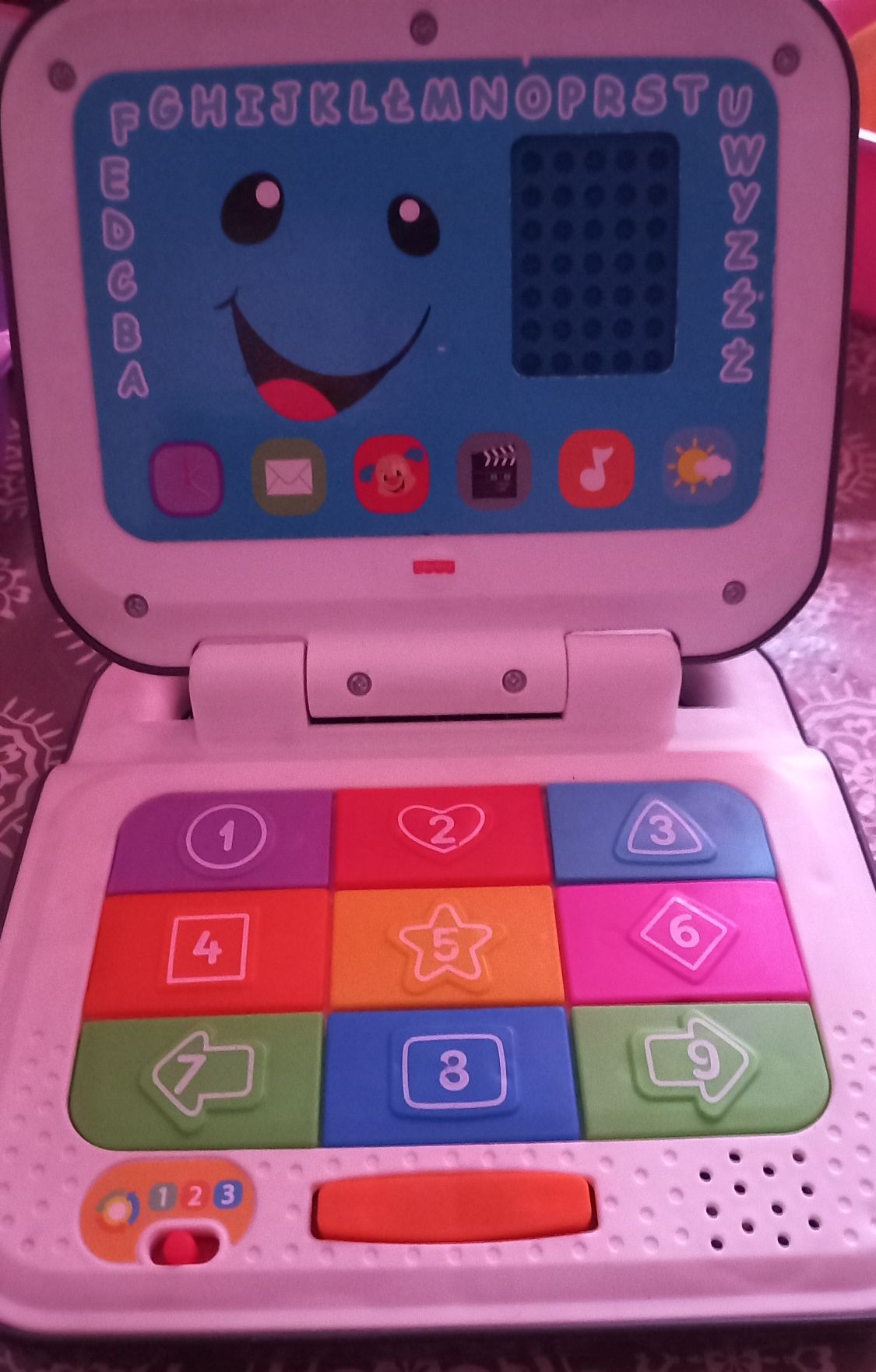 Fajny interaktywny laptop dla dzieci Fisher Price (1-3/5 lat)