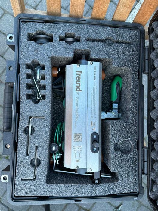 Elektryczna zamykarka rąbka FREUND Seaming Pro