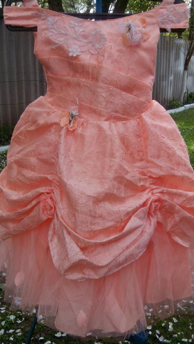 Красивое нарядное платье на утренник на девочку 4-6 лет недорого