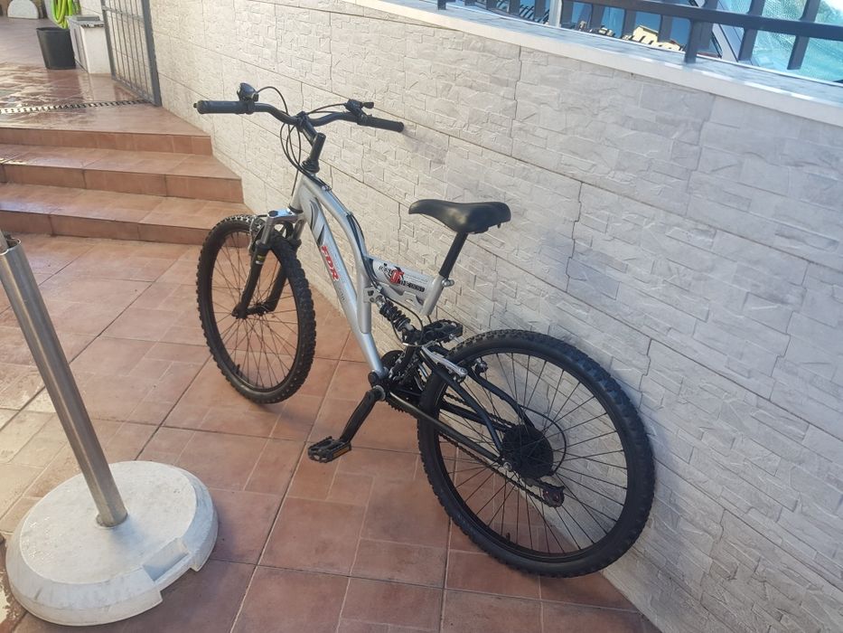 Bicicleta roda 24 com dupla suspensão impecável