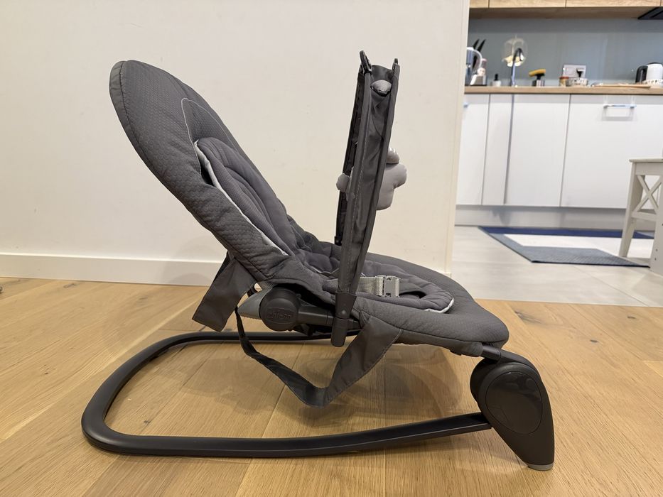 Bujaczek leżaczek Chicco Hoopla szary do 18kg