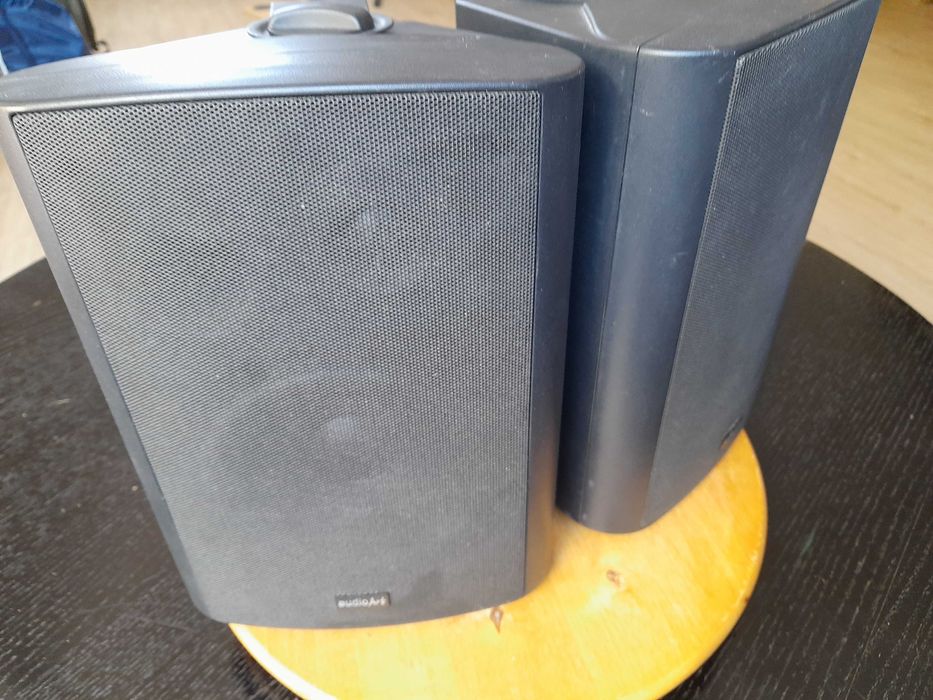 2 colunas AUDIO ART de parede ou não.