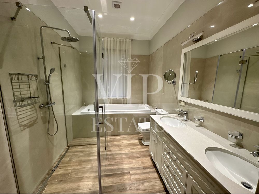 Срочно!Продам дом 225 м.кв.,12 соток,новый ремонт.КП Лесное,Лесопарк
