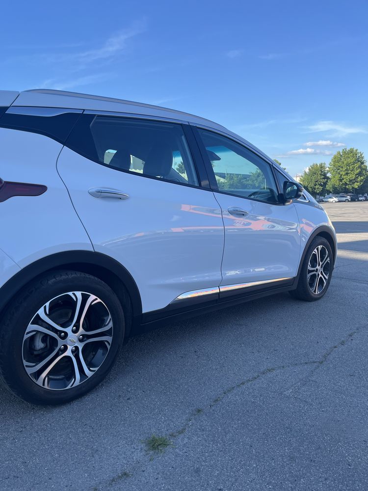 Chevrolet Bolt Premier 2021 р.в  цілий без ДТП!