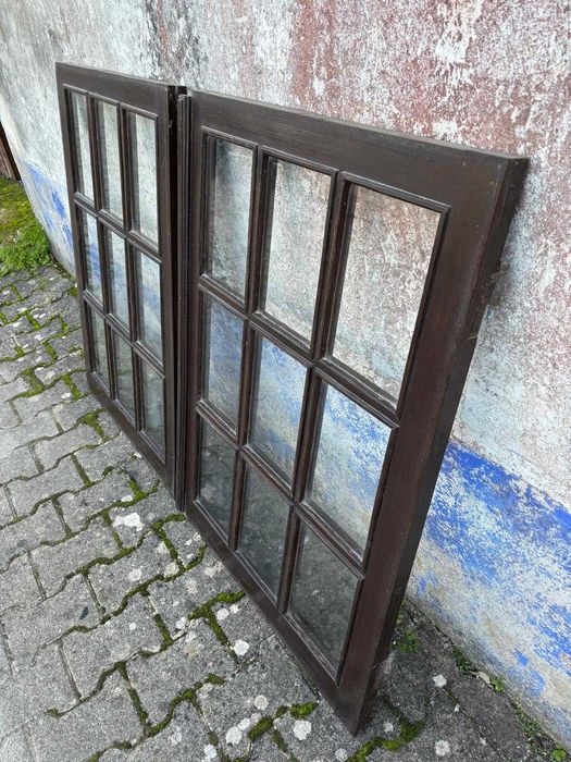 Janelas rústicas em madeira maciça