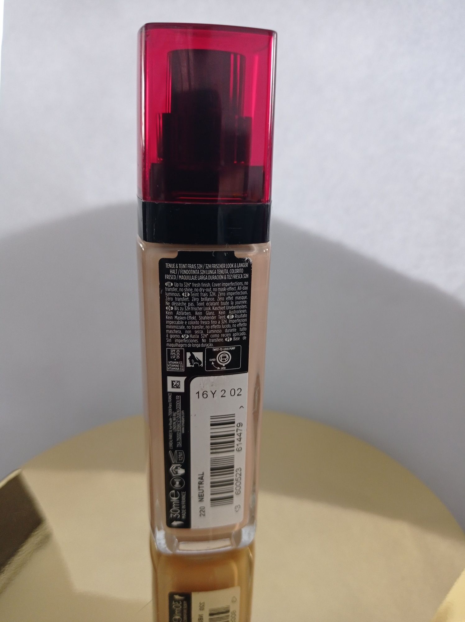 Nowy podkład L'Oreal Infaillible SPF 25 Wit. C 220 Loreal puder Neutra