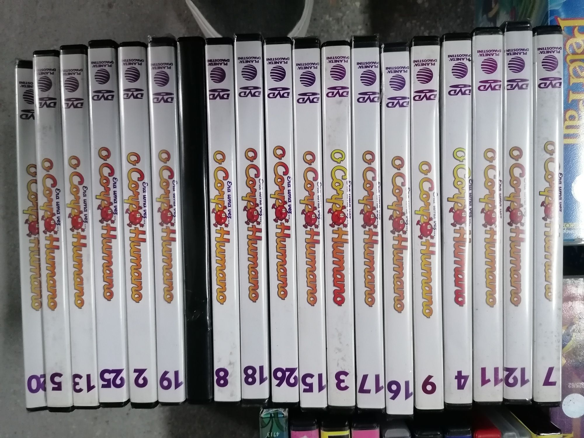 96 VHS filmes e séries 30dvds