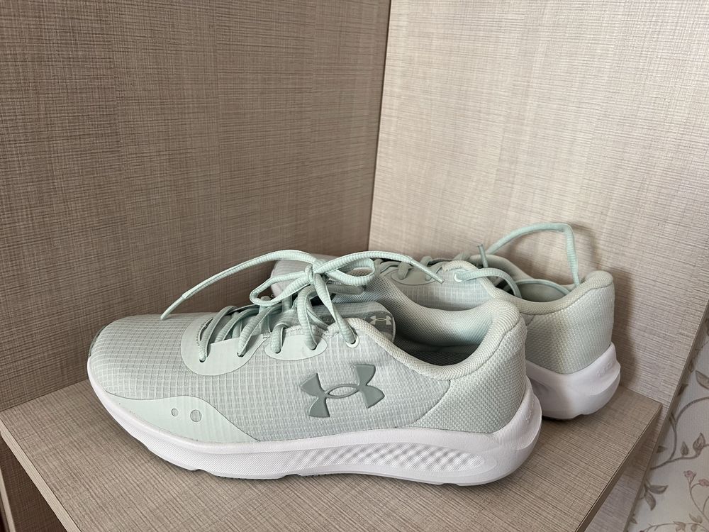 Кроссовки under armour