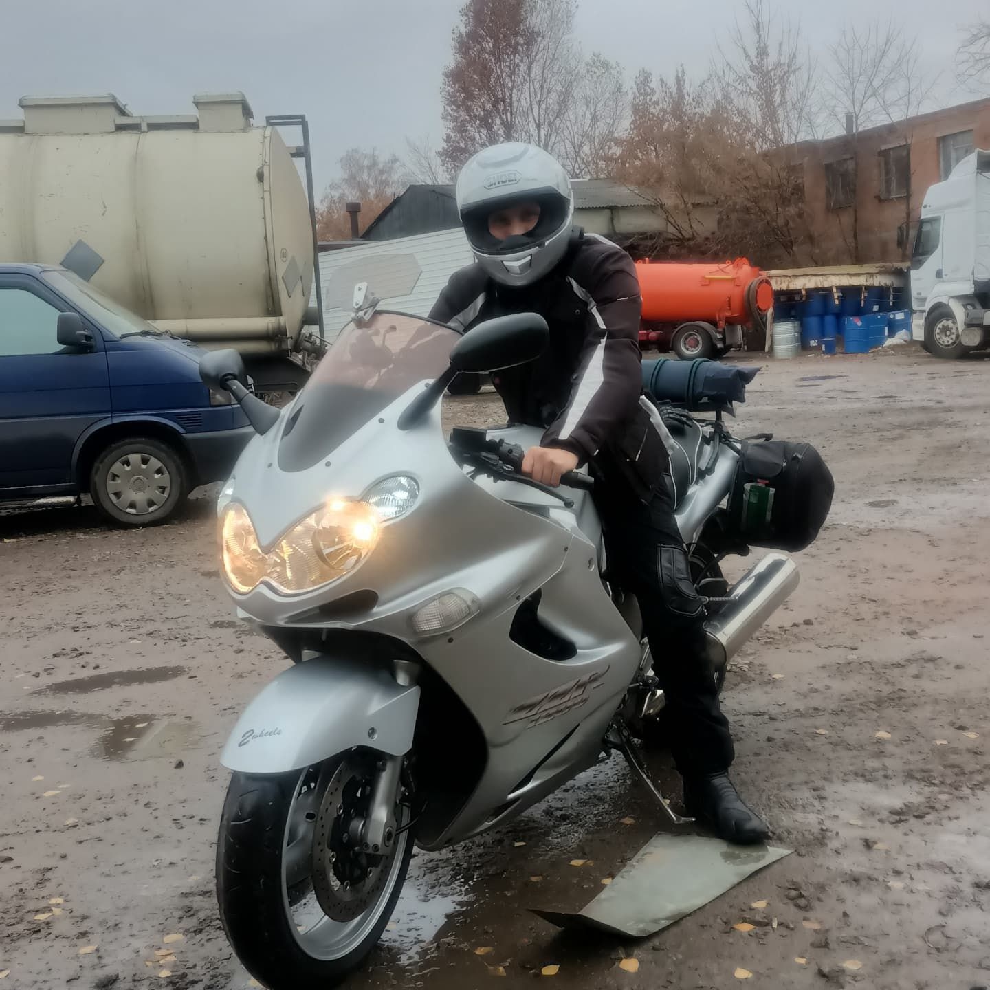 Продам мотоцикл спорт-турист Kawasaki ZZR 1200