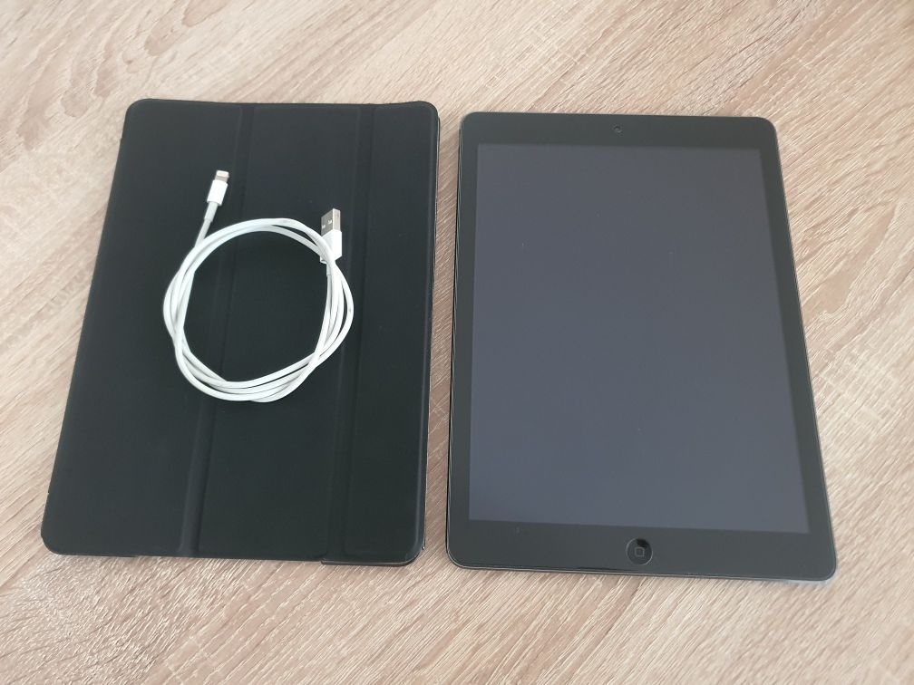 Ipad Air 16Gb com capa, cabo usb e película temperada instalada