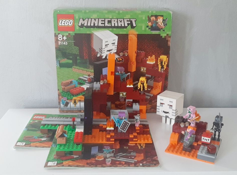 Klocki Lego Minecraft 21143 i 21139 Nether
