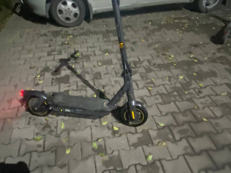 Продам самокат Ninebot