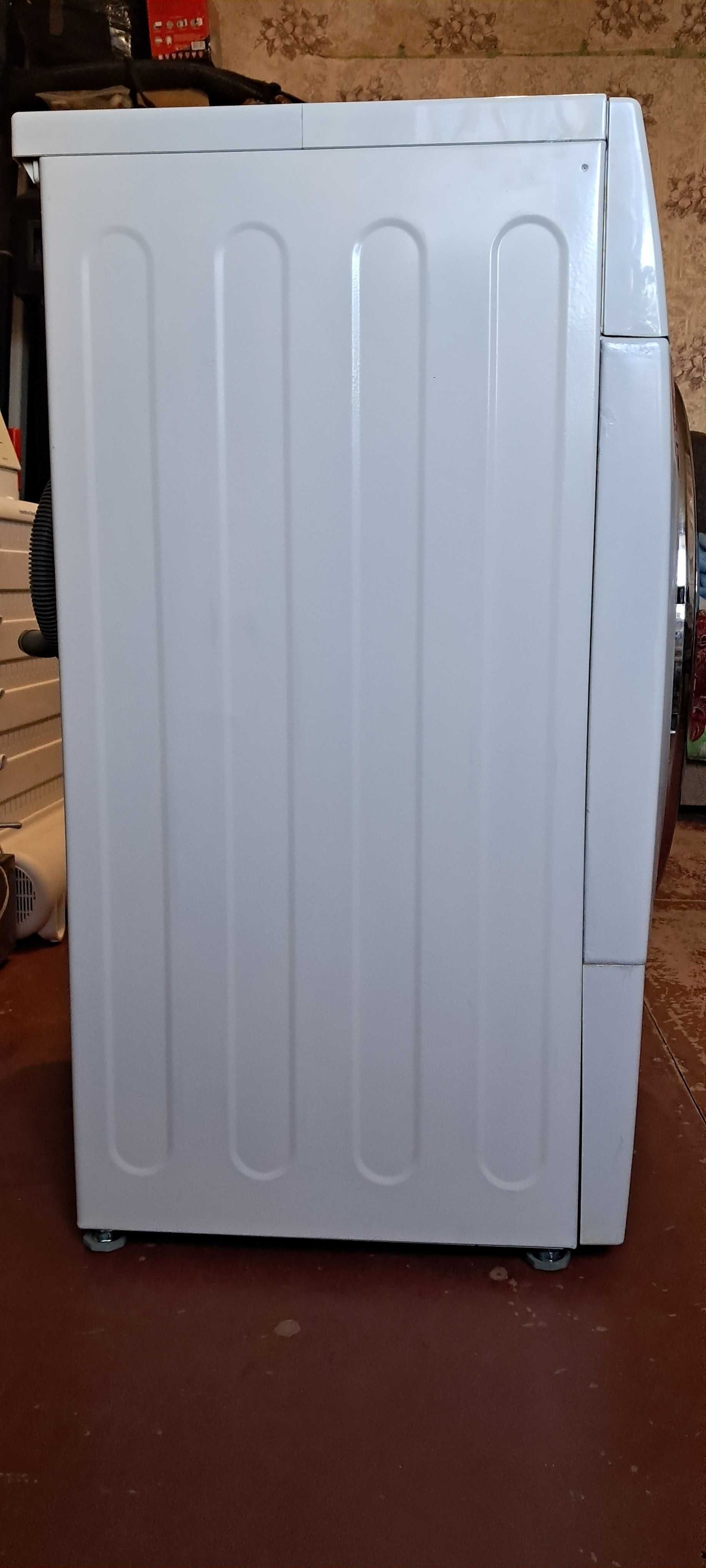Продам стиральную машинку LG 6kg F1047ND состояние новой.