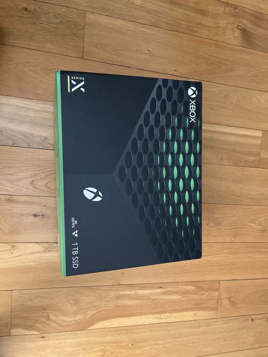 Xbox Series X Z padem w dobrym stanie