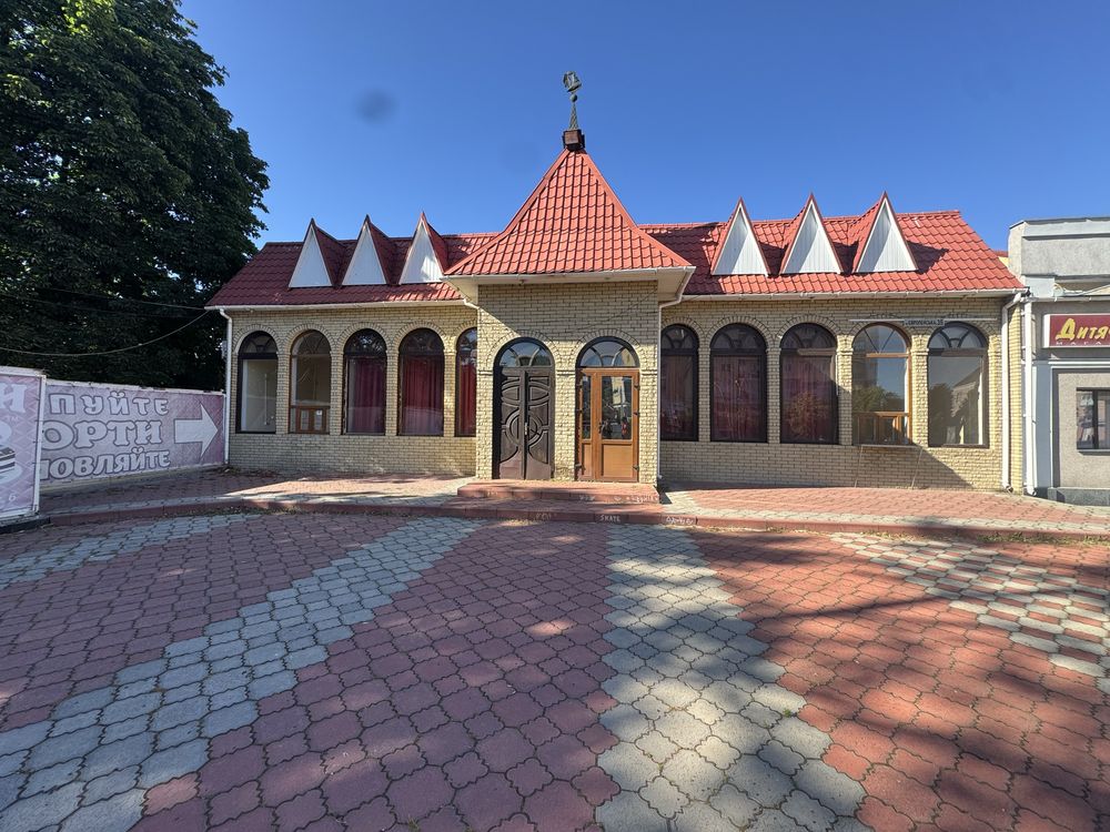 Кмерційне приміщення в центрі Бердичева під любий бізнес. Власник.