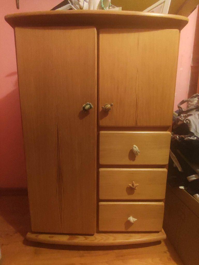 Sprzedam dziecięce meble