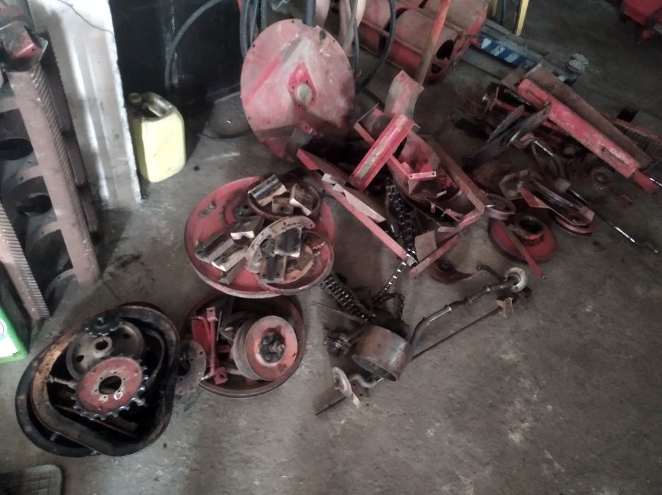 Продам запчастини до комбайну Massey Ferguson 187