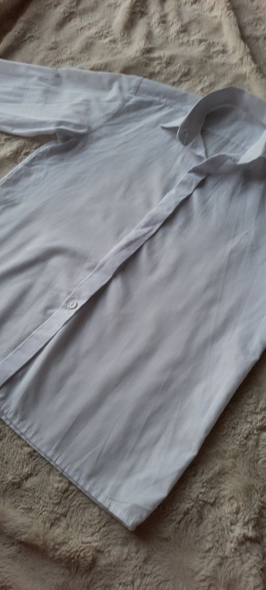 Biała koszula chłopięca rozmiar 140