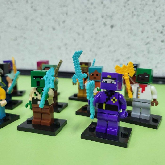 Набір фігурок Minecraft 12 шт на підставках та зброєю Майнкрафт