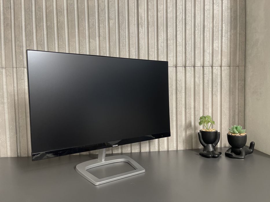 Безрамковий Монітор Philips 22 дюйми full hd