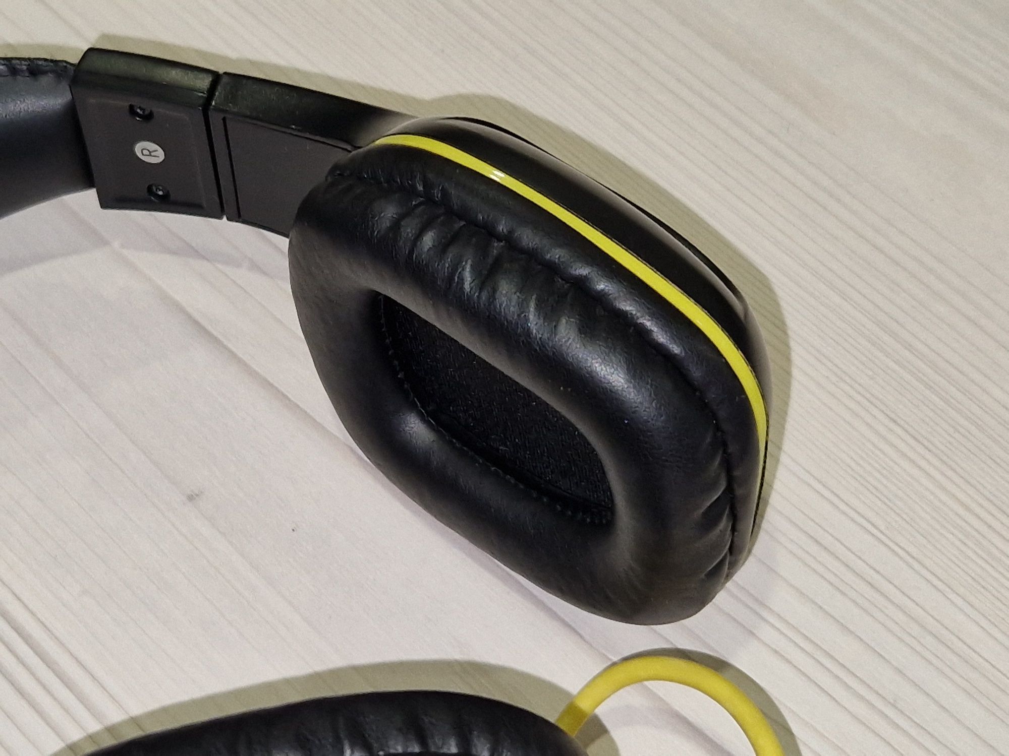 Навушники Gemix W-390 Black/Yellow