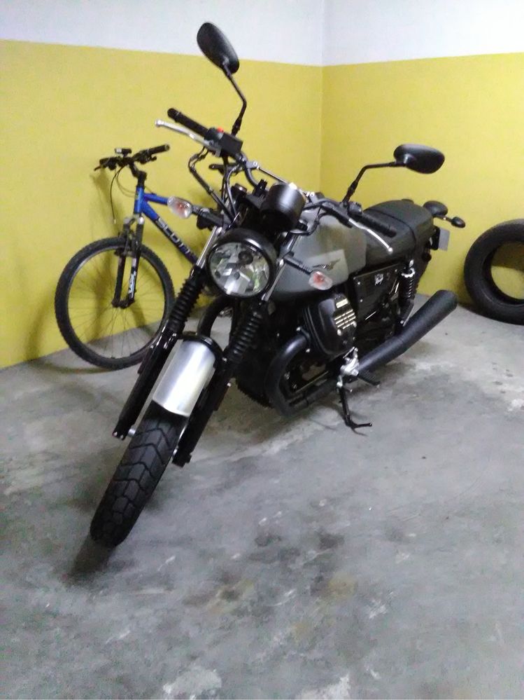 Moto Guzzi V7 iii Rough