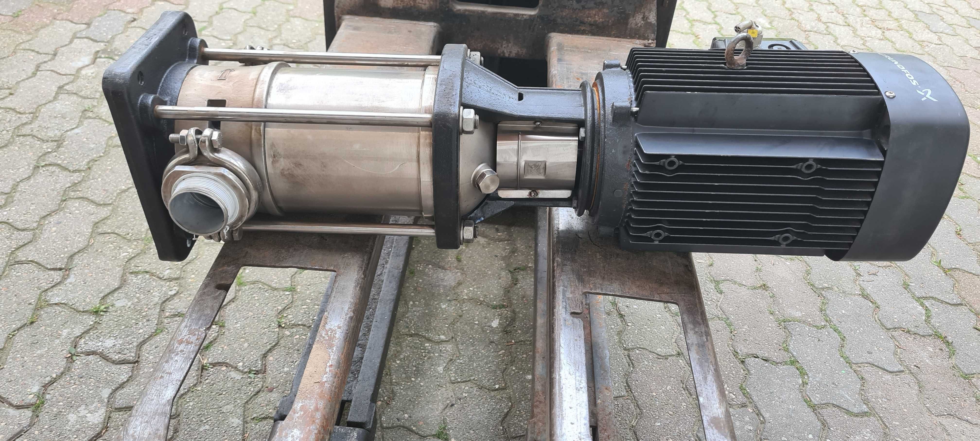 Pompa pionowa  Grundfos CRN 15-4 17 m³/h 	4 kW