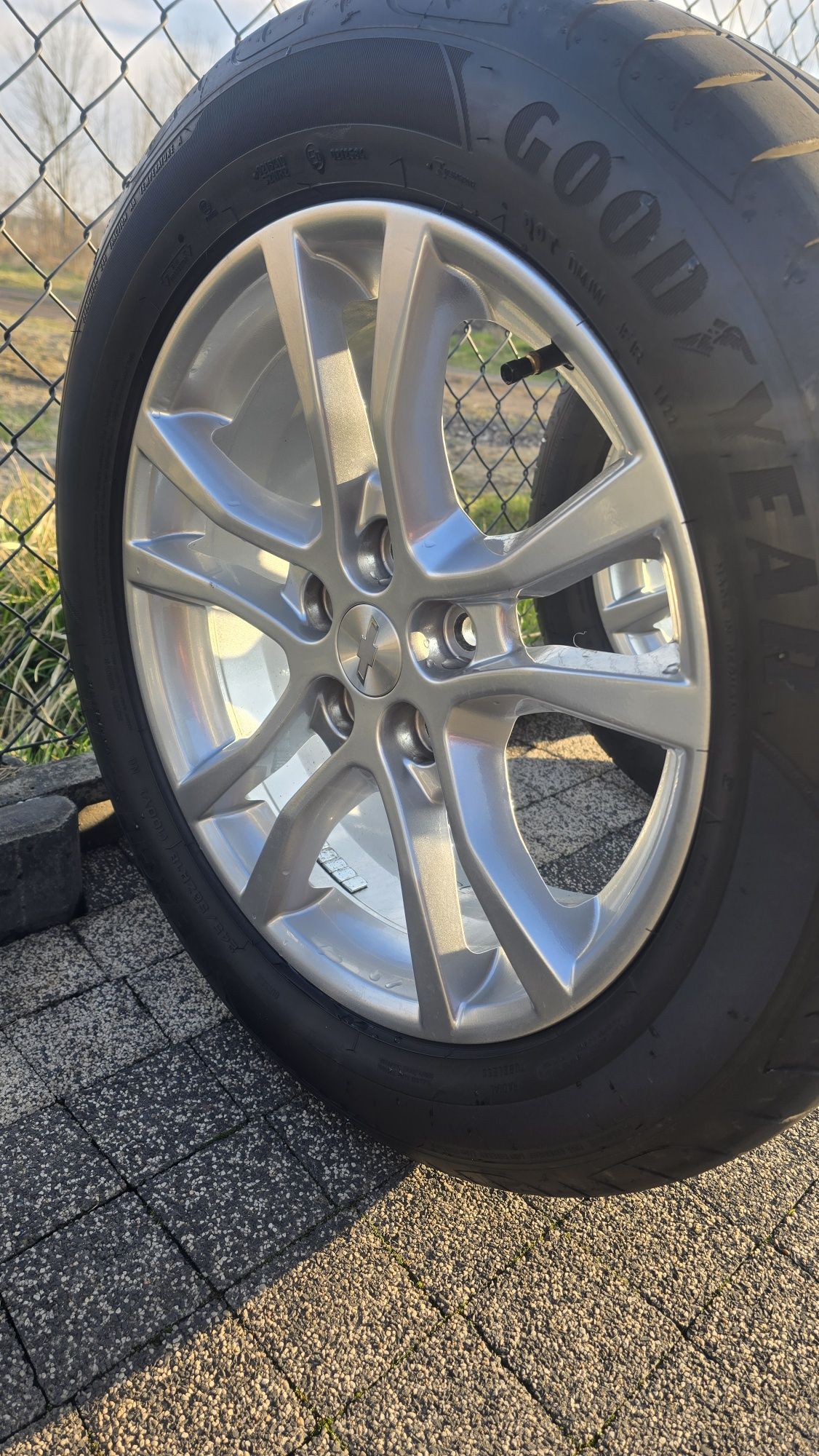 Felgi z oponami GM Camaro 18 5x120 OEM