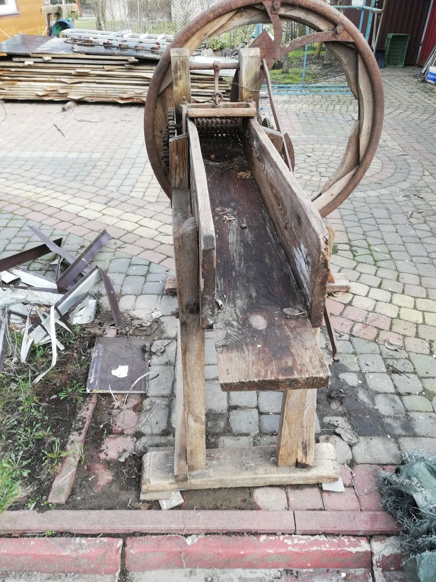 Sieczkarnia na pas tramsmisyiny i na kolbę w