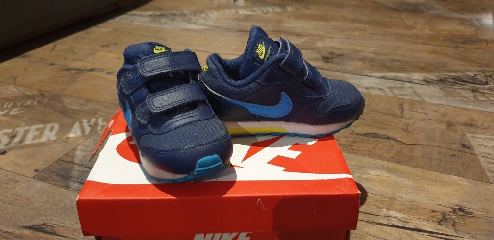 Nike MD Runner 2