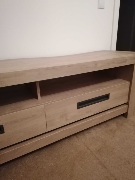 Móvel tv com duas gavetas