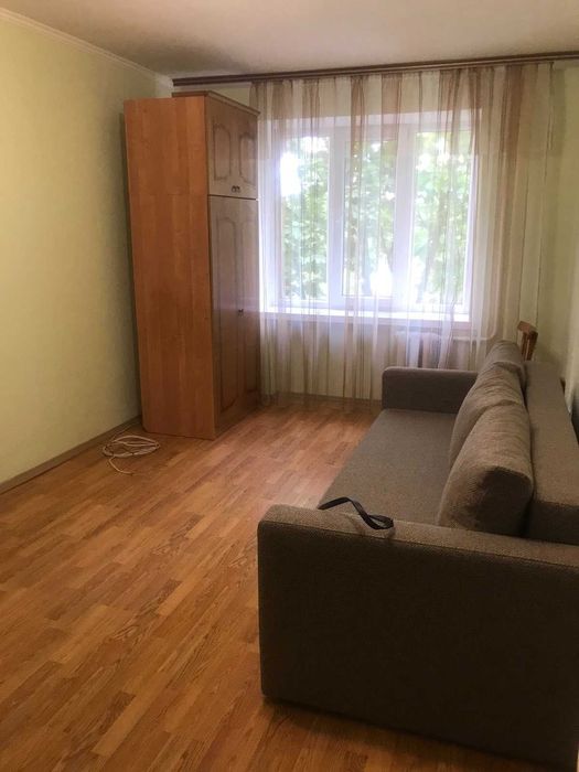 ЗДАМ кімнату в гуртожитку для сімейної пари вул Поповича (М. Лісова)