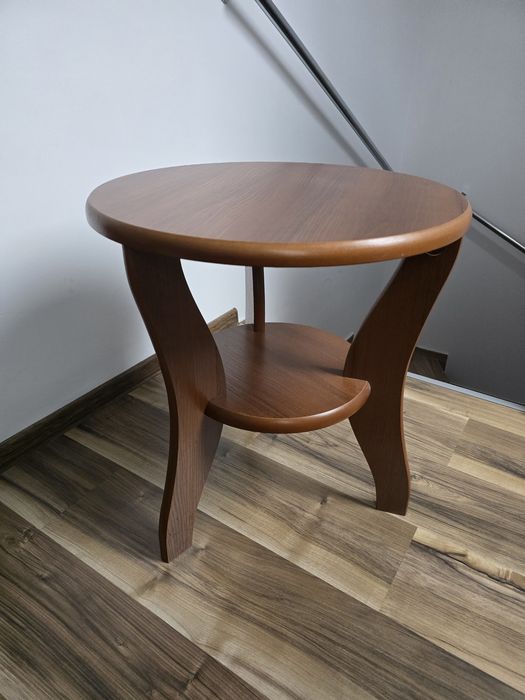 Stolik kawowy okrągły z półką