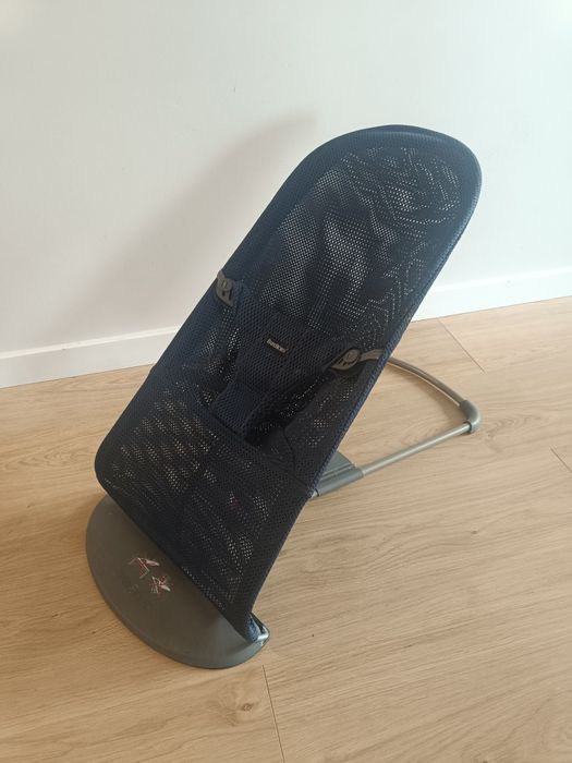 Bujaczek leżaczek babybjorn mesh granatowy