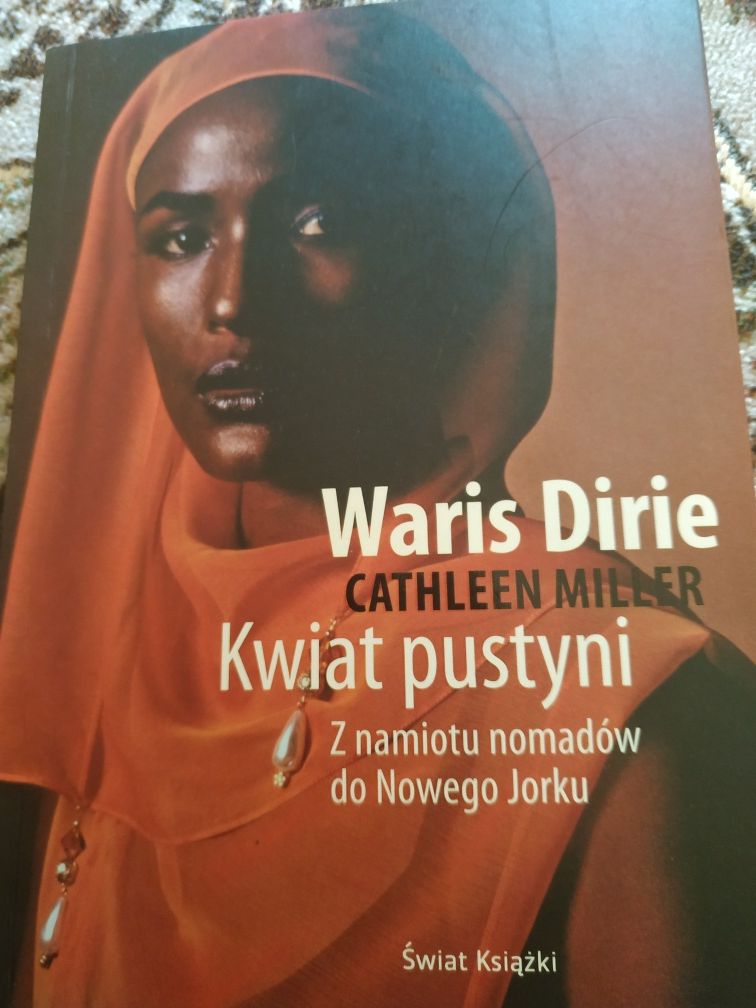 Książka "Kwiat pustyni" Waris Dirie