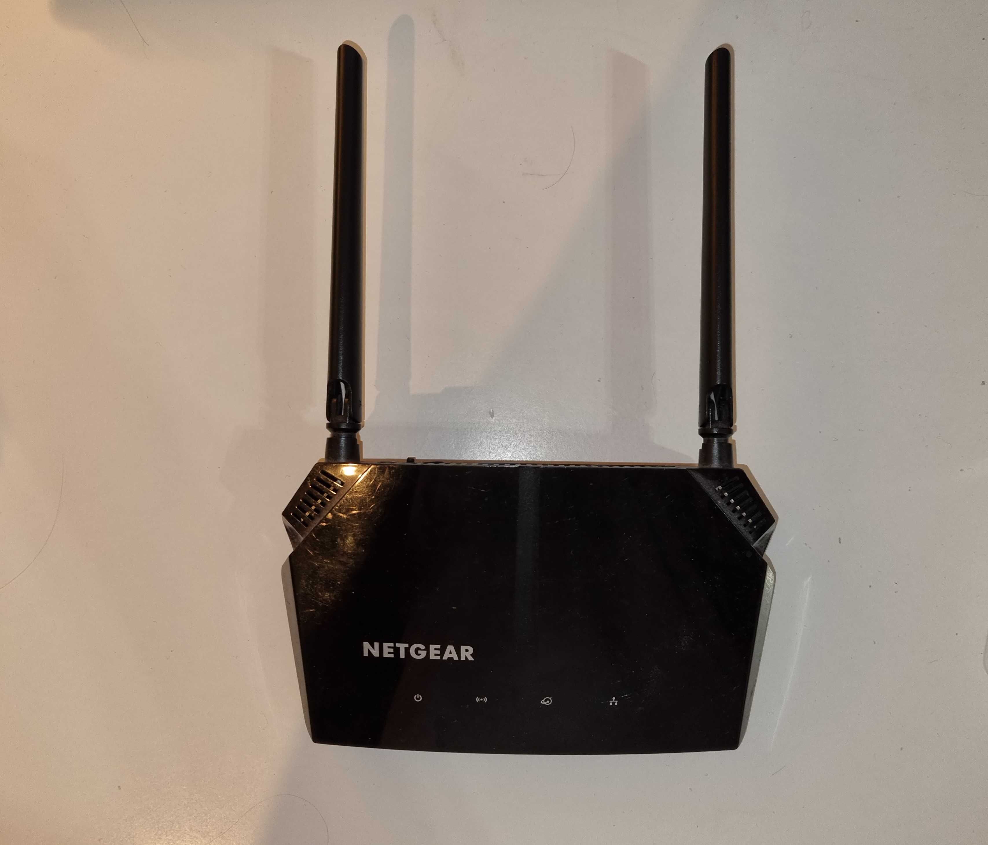 Router Netgear R6120 Dobry
