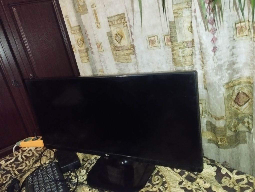 Широкоформатный монитор 28" LG 25UM58-P