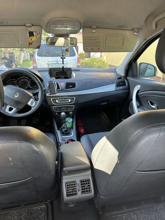 Рено флюєнс 2010